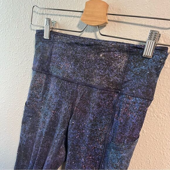 Lululemon Fast and Free High-Rise 19” Crop Nulux
Polar Lights Blue Multi - Picture 8 of 13